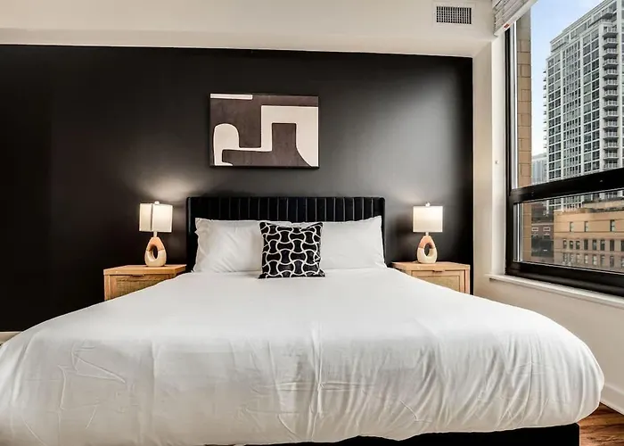 Boulevard Walk Everywhere 5 Mins To Magnificent Mile River North 02 Chicago