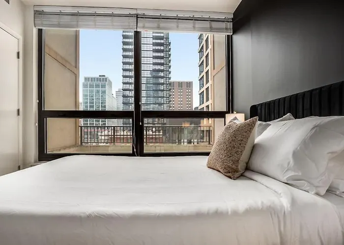 Boulevard Walk Everywhere 5 Mins To Magnificent Mile River North 02 Chicago