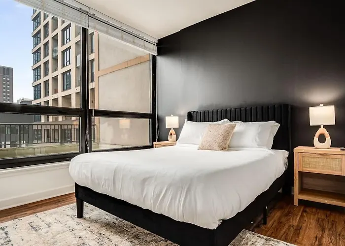 Boulevard Walk Everywhere 5 Mins To Magnificent Mile River North 02